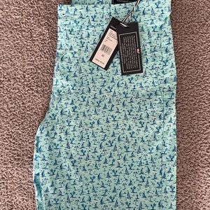 Vineyard Vines 9” stretch Breaker short size 32